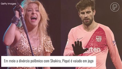 Torcedores gritam nome de Shakira e vaiam Piqué em jogo de futebol. Vídeo!