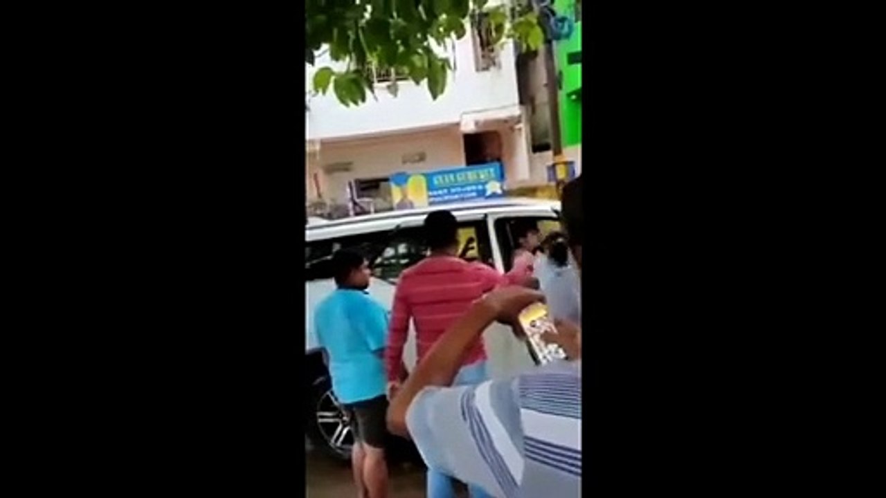 नेशनल अवॉर्ड विनर एक्ट्रेस की सड़क पर पिटाई