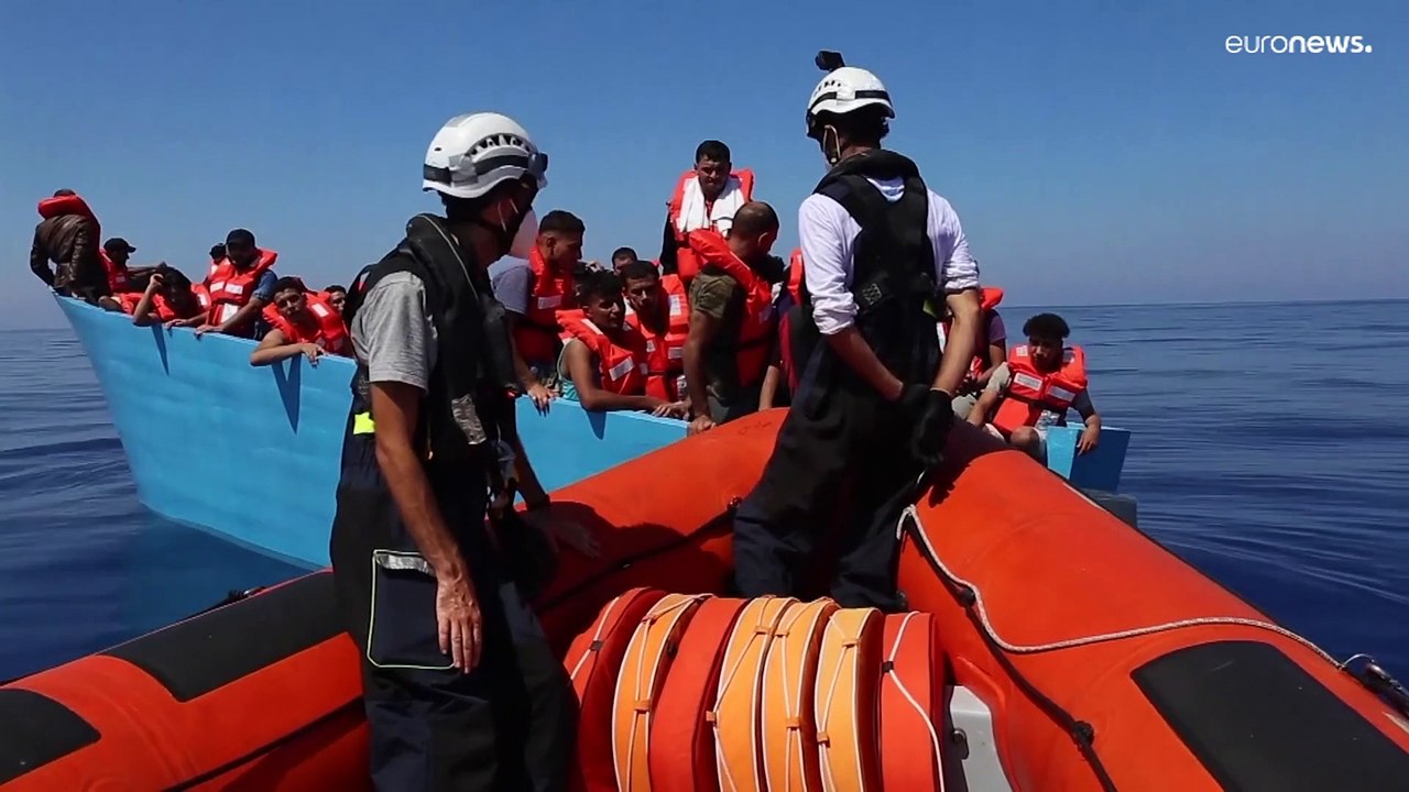 Mehr als 1000 Migranten aus dem Meer gerettet, 5 tot