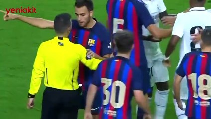Barcelona-Real Madrid maçında saha karıştı!