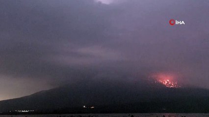 Japonya’yı alarma geçiren patlama! 2,5 kilometre uzaklığa taşlar düştü, tahliyeler başladı