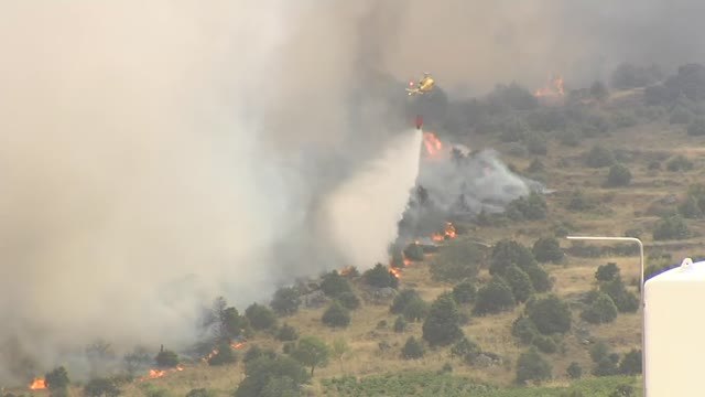 Un nuevo incendio en la zona de El Barraco, en Ávila, mantiene en vilo a 2.000 vecinos