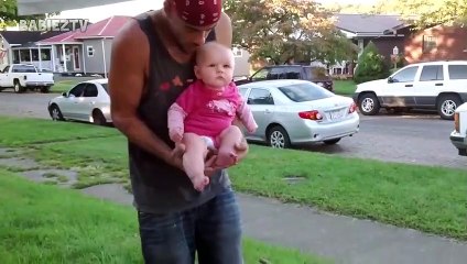Compilation de moments mignons et drôles pour bébés et papas