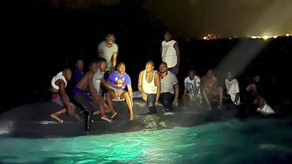 아이티 이민자 태운 선박 바하마서 전복...17명 사망 / YTN