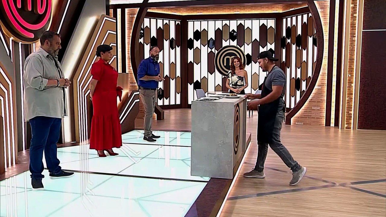 Parecen viejas chismosas” le dice Coral a sus c...