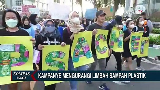 Aktivis Kampanyekan Kurangi Pemakaian Wadah Plastik di Lokasi Citayam Fashion Week