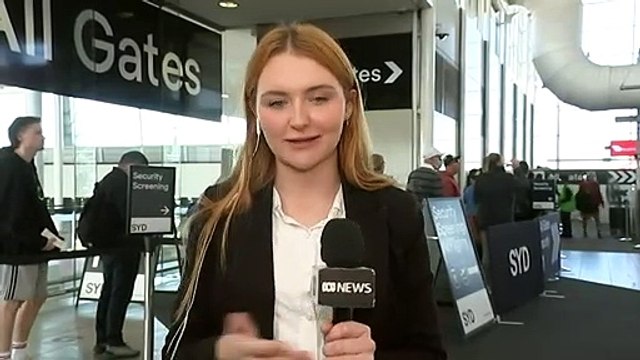 Sydney airport faces long delays due to fog and technical issues