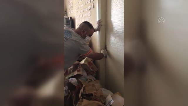 Bursa'da çöp evde bakımsız haldeki çocuğu bulan temizlik işçileri yaşadıklarını anlattı