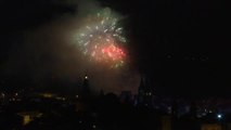 Descarga de fuegos artificiales para celebrar el Día de Galicia