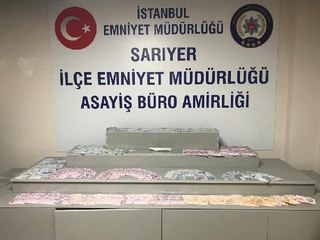 SARIYER'DE DURDURULAN OTOMOBİLDE UYUŞTURUCU BULUNDU