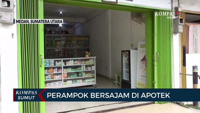 Detik-detik Aksi Perampok Bersenjata Tajam Beraksi di Apotek