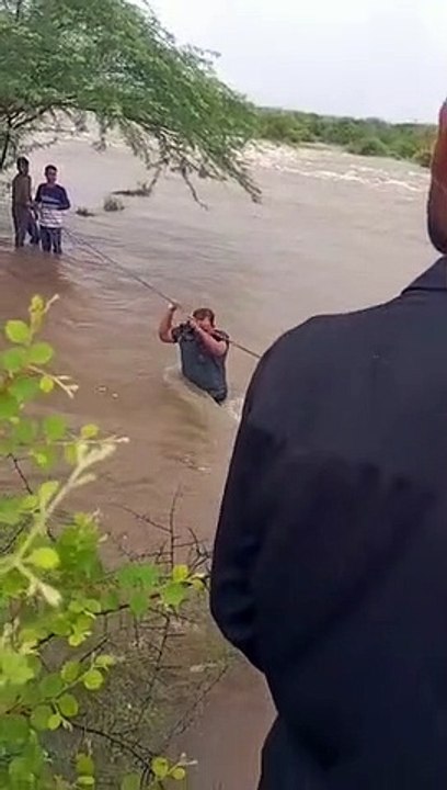 लाइव वीडियो... कोटा संभाग में भारी बारिश, रेस्क्यू कर बचाया लोगों को, ऐसा बरसा कि हर तरफ पानी ही पानी हो गया