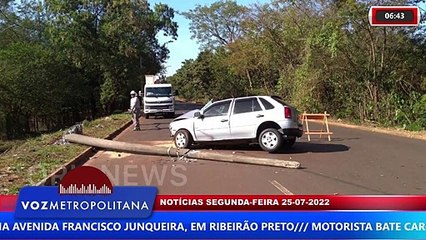 MOTORISTA PERDE CONTROLE DO CARRO E BATE EM POSTE NA AVENIDA COSTA E SILVA E RIBEIRÃO PRETO