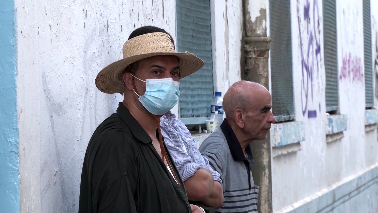 Tunisians vote on expanding president's power