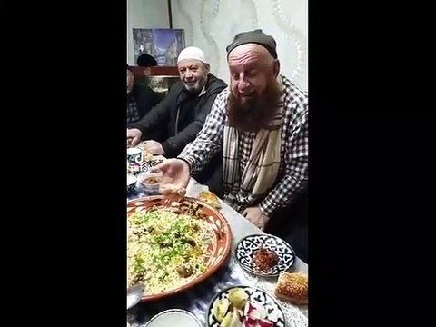 AKP'ye yakın dernekte şaşırtan görüntüler! Dernek Başkanı Ahmet Sivri böyle poz verdi