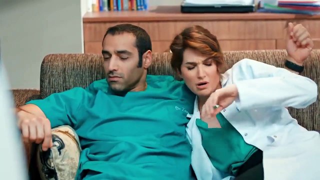 Berzan ve Ayla kime yakalanıyor - Acil Aşk Aranıyor 4. Bölüm