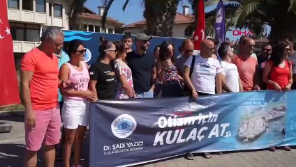 Otizme dikkat çekmek için 5 km kulaç attılar