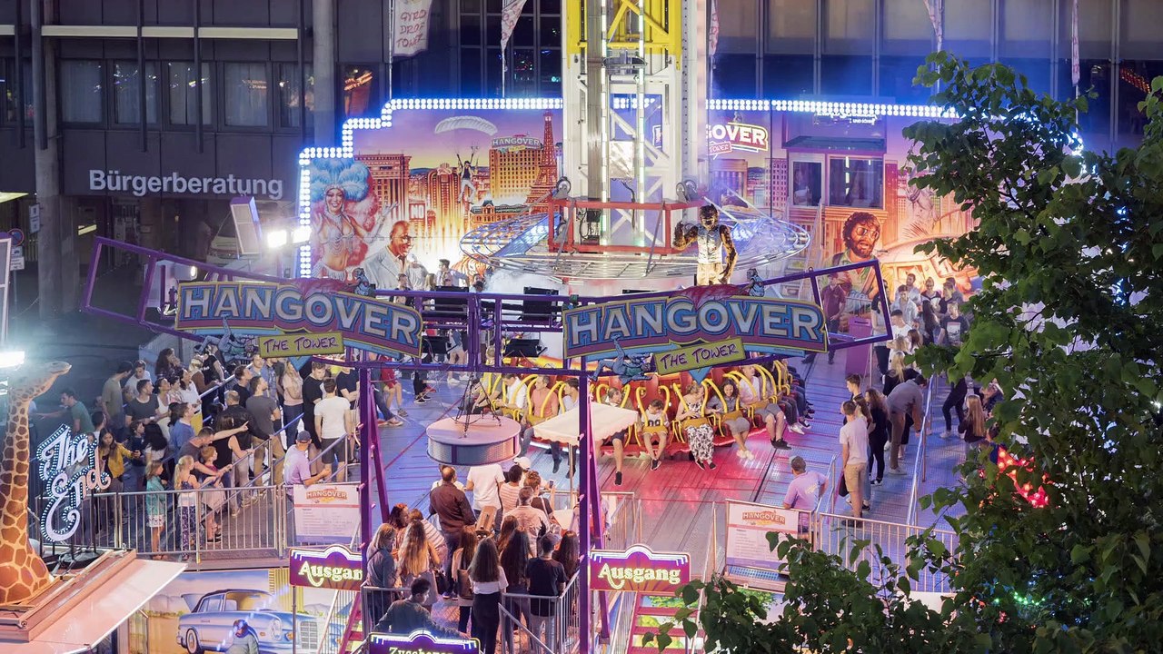 Teil von Fahrgeschäft bricht ab – zwei Verletzte