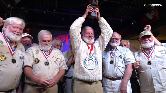 Bärtiges Ritual in Sloppy Joe's Bar: Es kann nur einen Hemingway geben