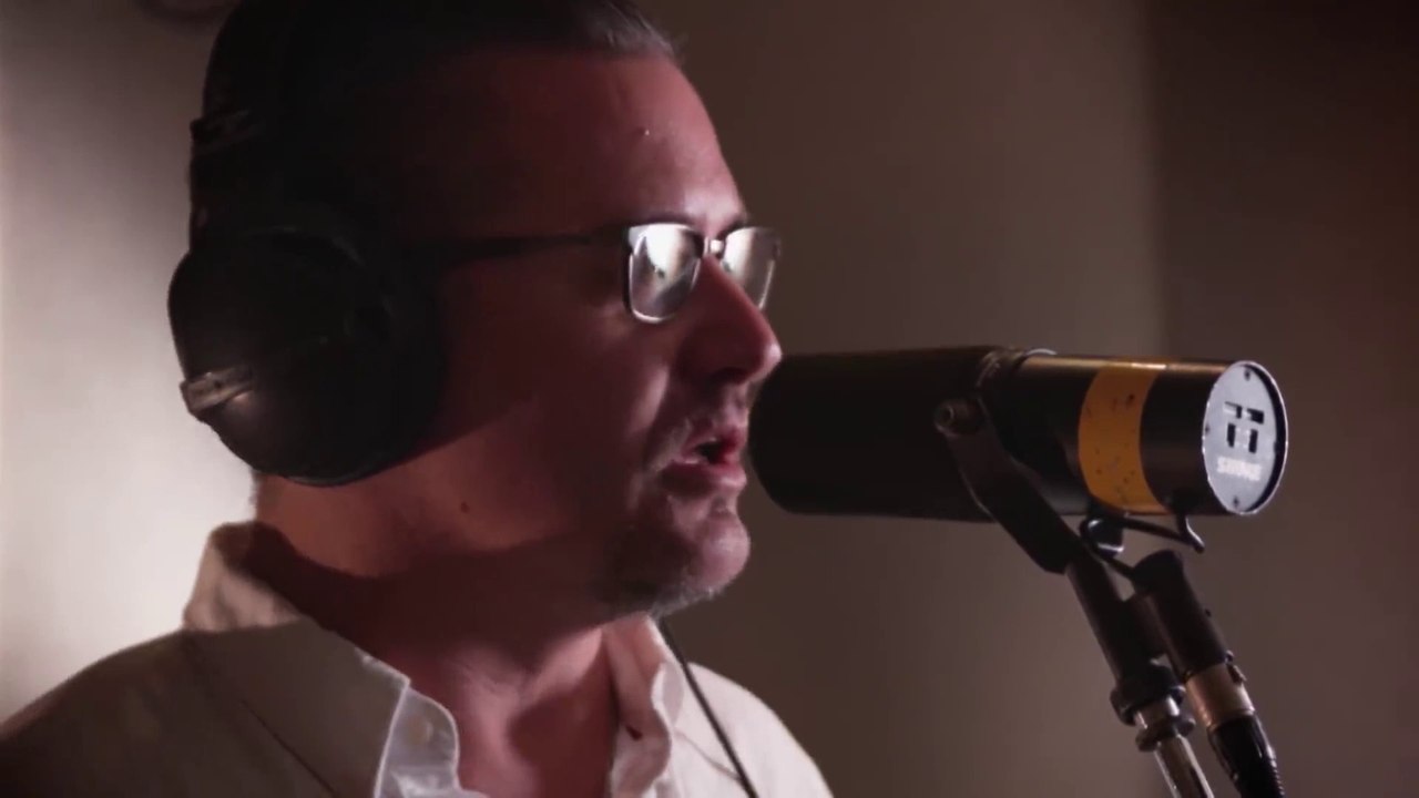 Faith No More - This Guy is in Love with You - Live in Studio