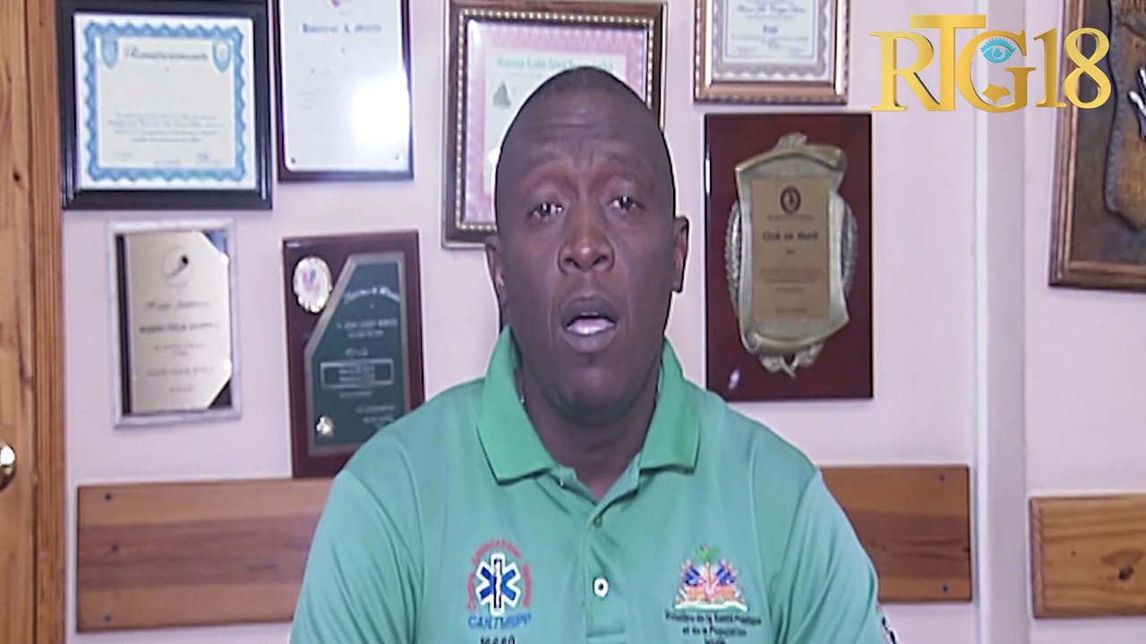 Responsab yo nan enstitisyon "Saint Louis de Gonzague" òganize yon jounen batize "Journée du Livre".