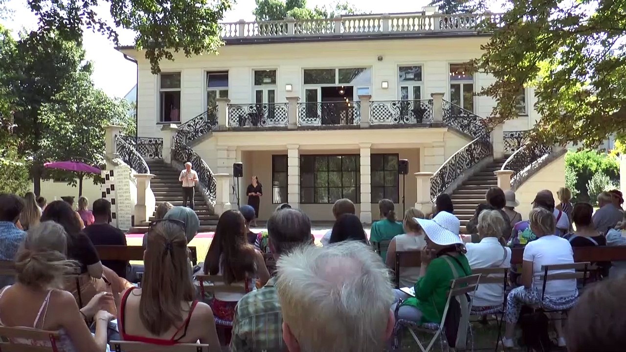 160. Geburtstag von GUSTAV KLIMT -  Modenschau mit Designer LA HONG in der Klimt Villa