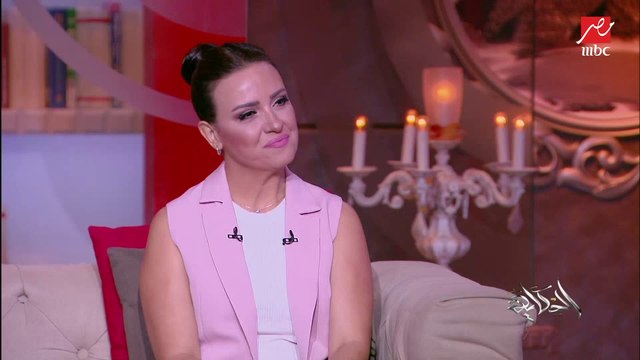 عمرو اديب لريهام عبدالغفور: ابنك عنده ٢١ سنة.. انتي اتجوزتي وانتي عندك ٨سنين.. وريهام: لا ١٢ سنة