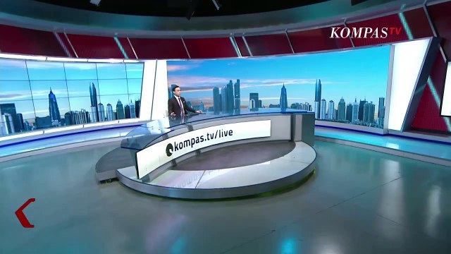 Dua Mobil Polisi Tutup Zebra Cross Dukuh Atas, Remaja Citayam Fashion Week Tetap Beraksi