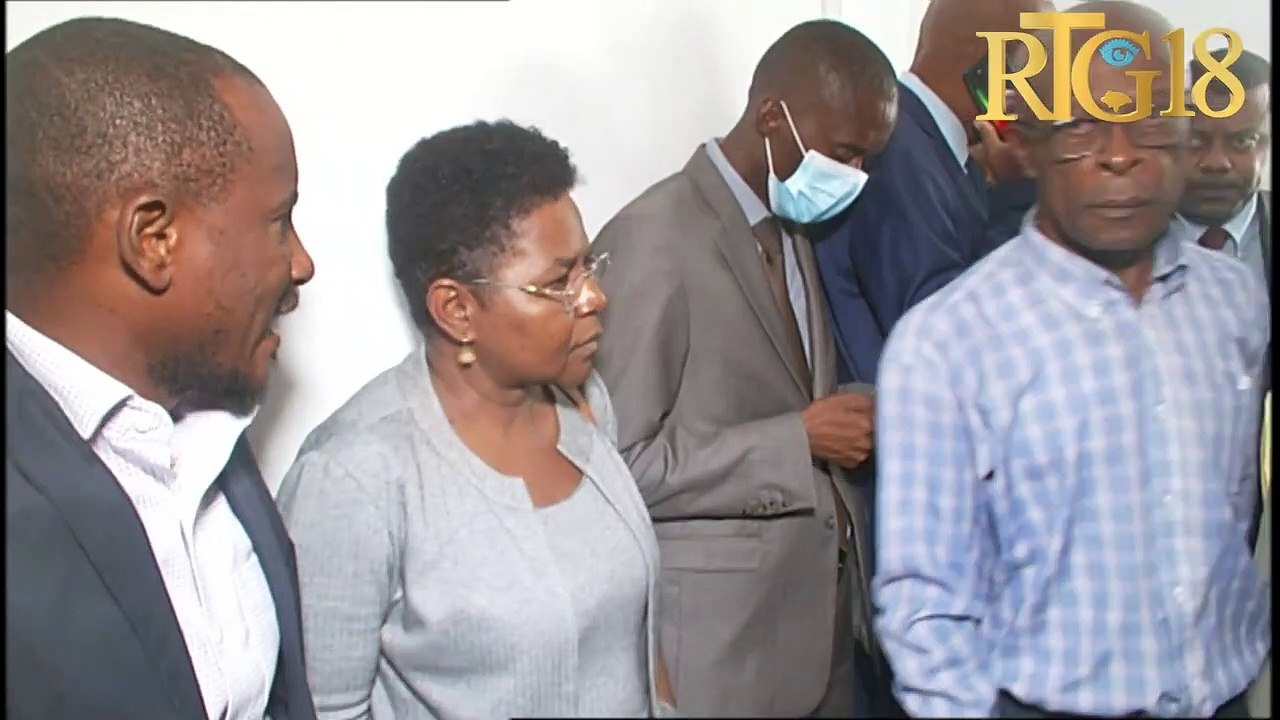 Dwayen Tribinal 1è Enstans Pòtoprens lan mande avoka Me.Robinson Pierre-Louis yo pou depoze pyès.