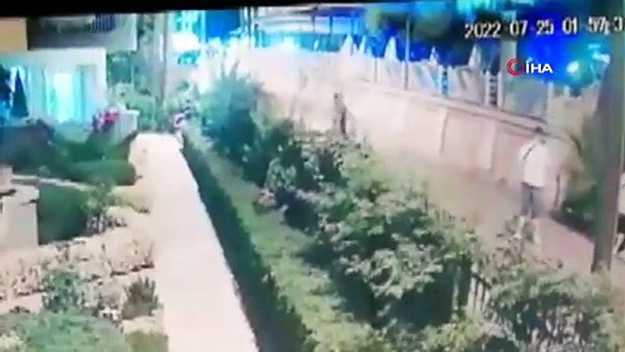 İngiliz gencin "düştü" diye ifade verdiği babasını döverek öldürdüğü ortaya çıktı