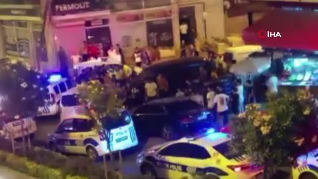 Son dakika haberi: İşlem yapmak isteyen polise soda şişesi fırlatıp saldırdılar... O anlar kamerada