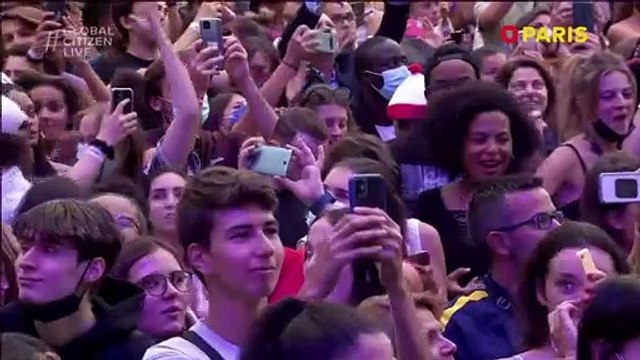 Elton John chante Tiny Dancer en live à Paris