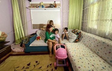 TEHDİTLERDEN KORKTUĞU İÇİN ÇOCUKLARIYLA EVE HAPSOLDU