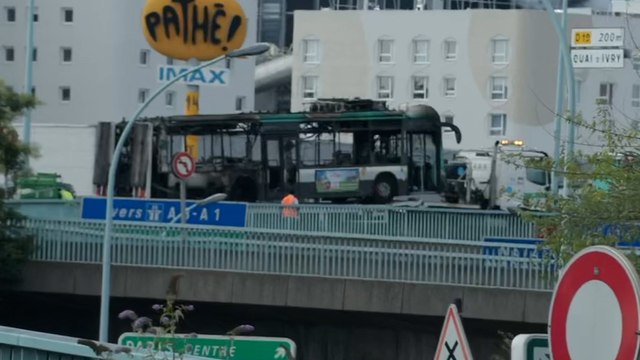 Encore un bus RATP en feu à Paris