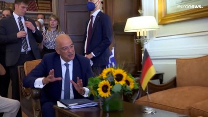 Almanya Dışişleri Bakanı Baerbock'a Atina'da 'Türkiye'ye denizaltı satmayın' çağrısı