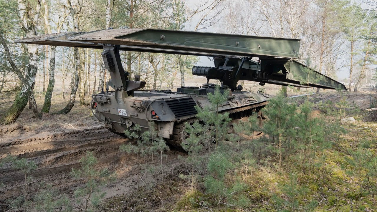 Typ "biber": bundeswehr liefert 16 brückenlegepanzer in die ukraine