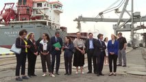 Zelenski supervisa reanudación de exportaciones de grano en un puerto ucraniano