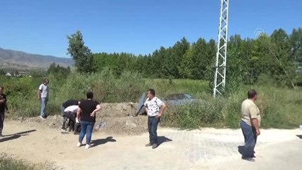 Şarampole devrilen otomobildeki 1'i bebek 3 kişi yaralandı