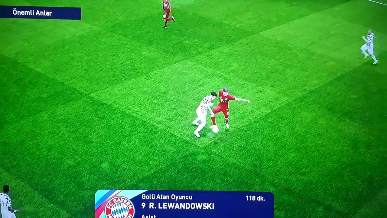 Robert Lewandowski Volley Goal (FC Bayern Münch...
