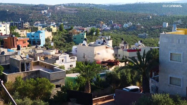 شاهد: السلطات الإسرائيلية تواصل عمليات هدم بيوت الفلسطينيين في الضفة الغربية المحتلة