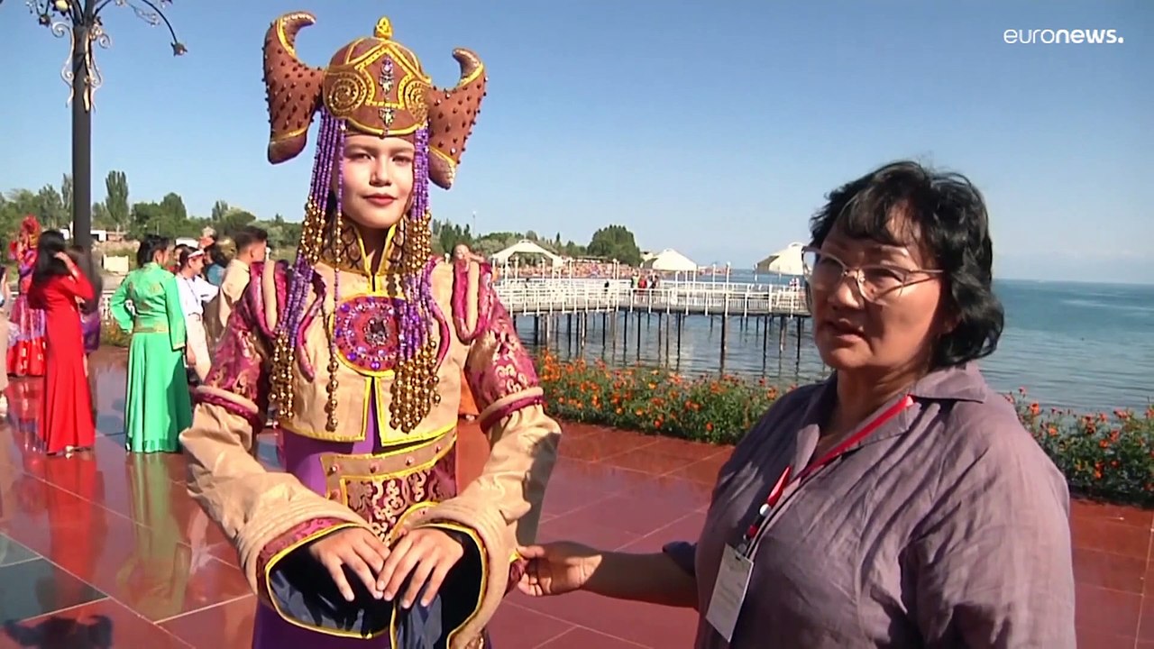 So schräg ist kirgisische Mode auf dem Festival für Nomadenkultur