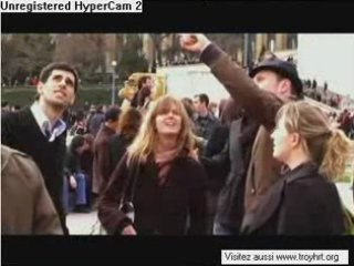 3000 personnes immobiles au trocadéro