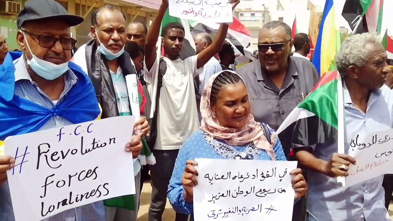 تظاهرات في الخرطوم تحت شعار "وطن واحد" ضد الانقلاب والعنف القبلي