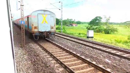 VERY HIGH SPEED OVERTAKE HOWRAH YESWANTHPUR WEEKLY AC SF EXPRESS