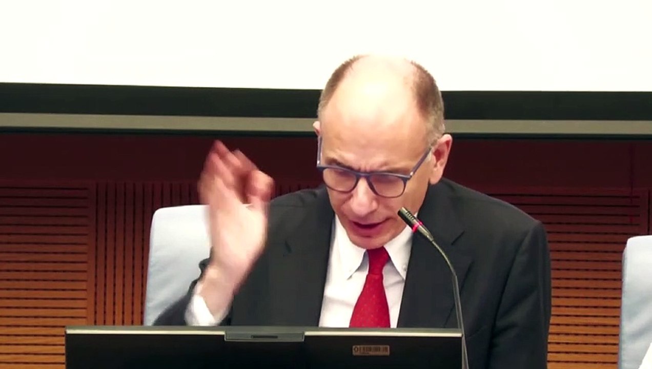 Letta: "Vedrete Salvini pieno di Madonne e Berlusconi con le foto del 2002, ma vinceremo noi"