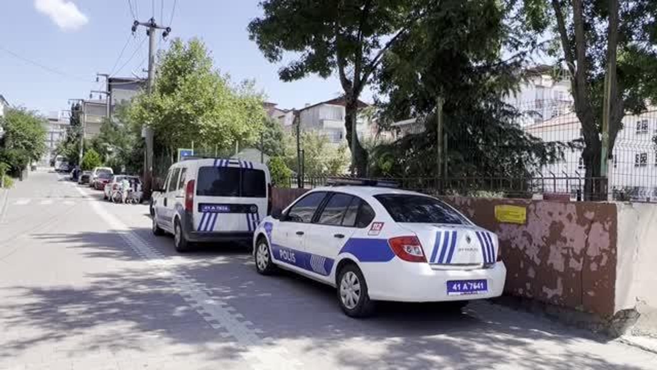 Şaka sırasında tüfekle kazara vurulduğu öne sürülen genç ağır yaralandı