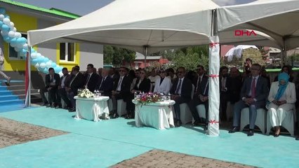 BAKAN ÖZER HİÇ KİMSEDEN KAYIT İÇİN DEVLET OKULLARINDA BAĞIŞ ALINAMAZ