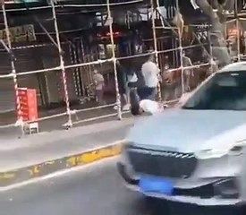 On rêve tous de croiser cet homme quand on galère