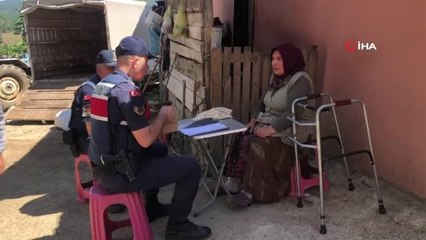 "Parmak izi alacağız" diyerek altınlarını dolandırdı, kaçmaya çalışırken yakalandı