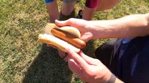 Establece nuevo récord mundial Guinness al lanzar 51 metros a hot dog dentro de pan